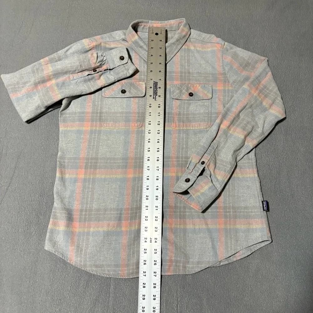 Patagonia LS Shirt Organic Cotton Fjord Flannel Women's L 42405 Gray Pink Plaid - Picture 5 of 10